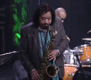 Raul de souza no sax tenor